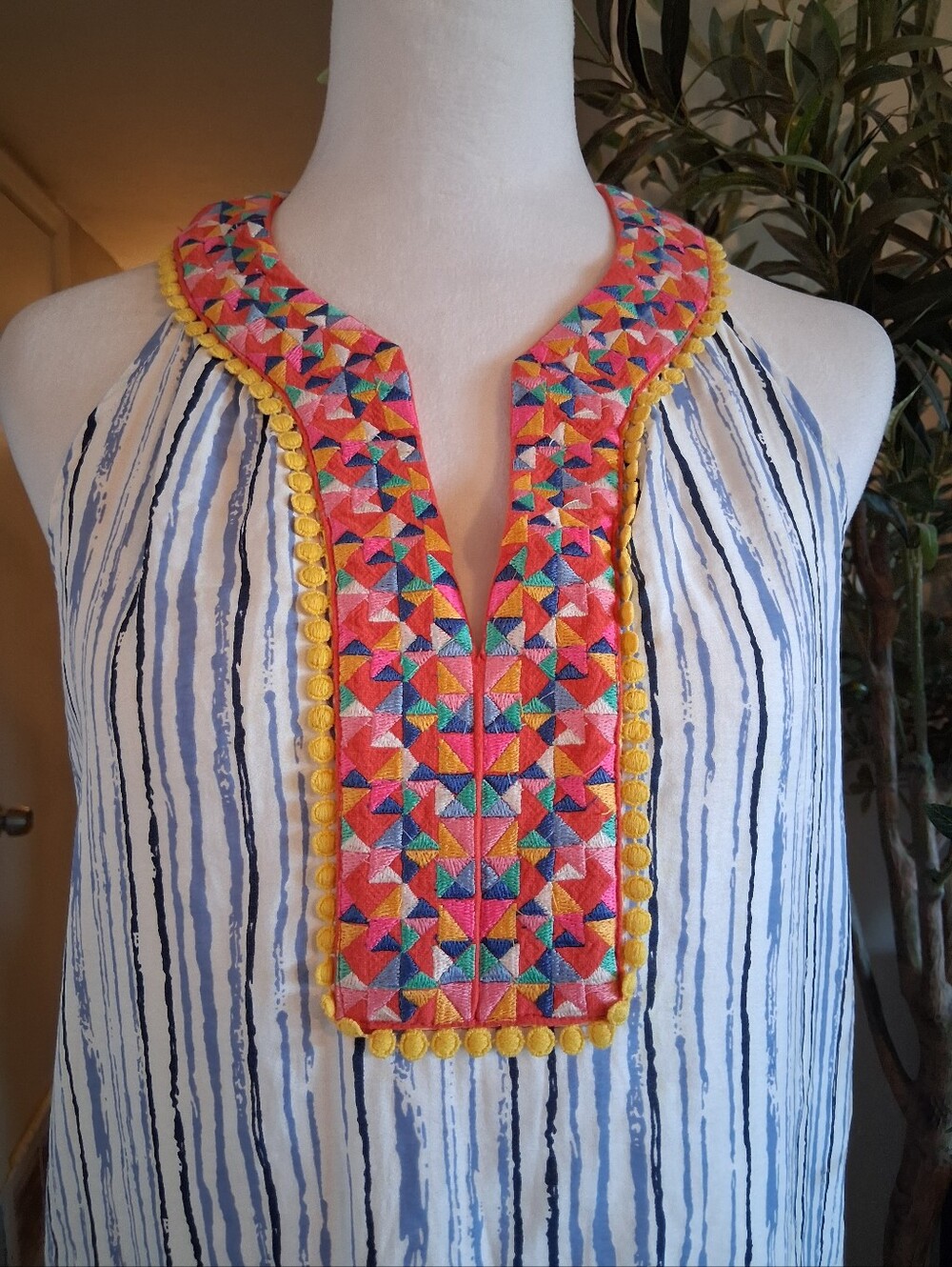 THML‎  Embroidered Halter Dress Sleeveless White Blue SzM Summer Vacation - Picture 3 of 15